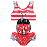 Maiô Infantil Engana Mamãe Joaninha visto de frente, com design temático de joaninha, babados nas alças e estampa vibrante.