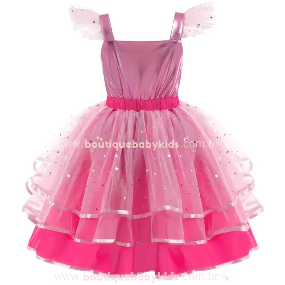 Parte traseira do vestido Barbie Glamour, evidenciando o corpete acetinado e as camadas volumosas de tule rosa decoradas com estrelas brilhantes.