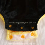 Fechamento inferior do Body Bebê Fantasia Abelhinha com botões de pressão amarelos