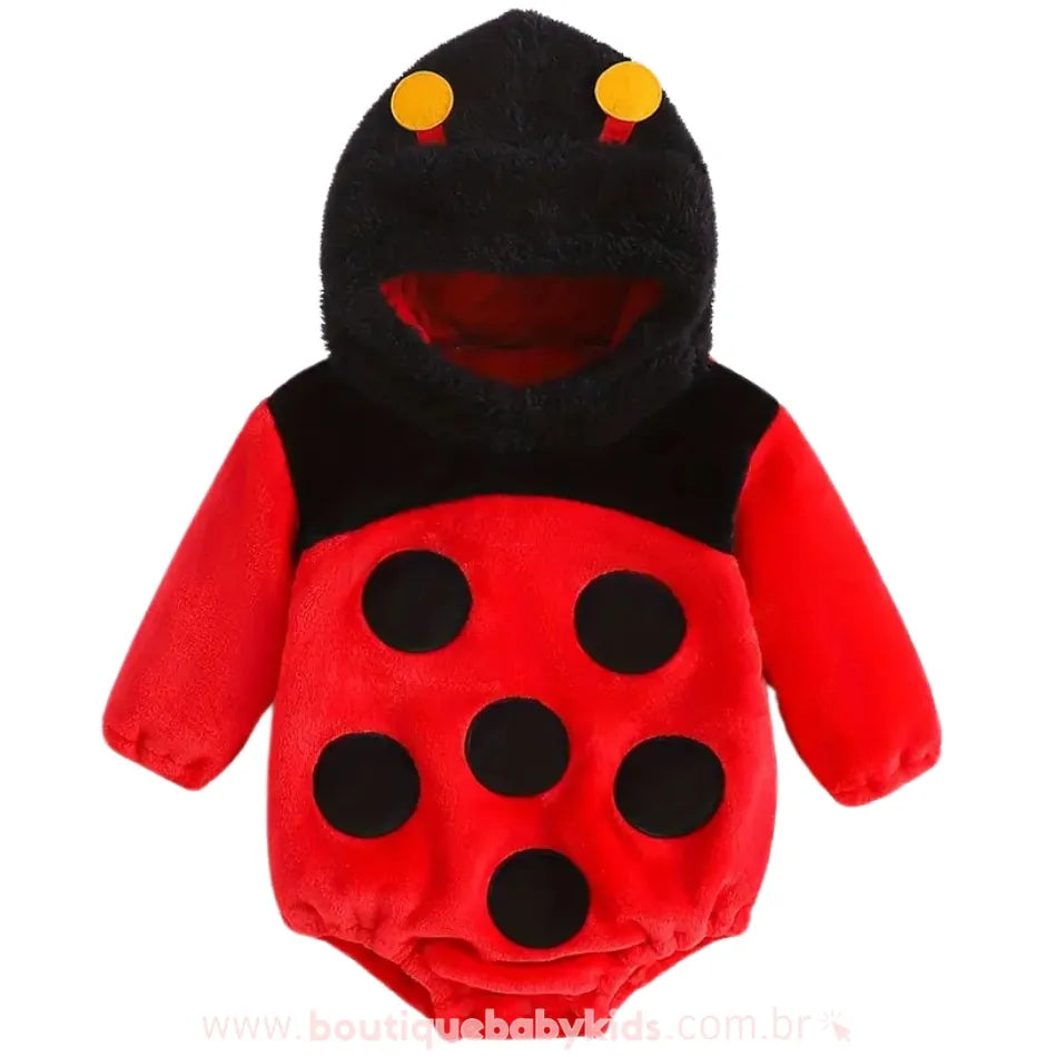 Fantasia Joaninha para bebê com capuz peluciado e bolinhas pretas, ideal para fotos e festas