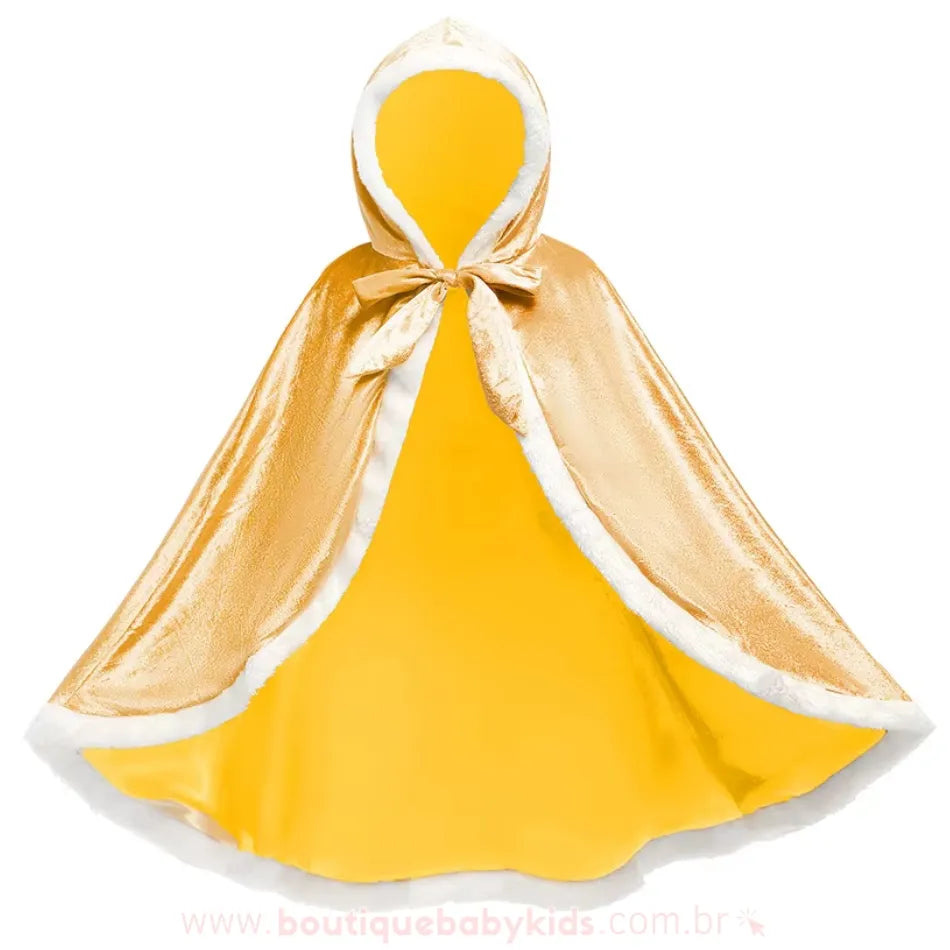 Capa infantil temática na cor dourada com forro amarelo, detalhe de laço frontal e acabamento em pelúcia branca na borda. 