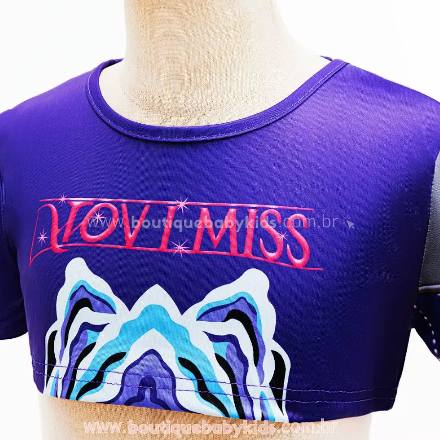 Close up do cropped da Fantasia Infantil Guerreiras do K-pop Mira