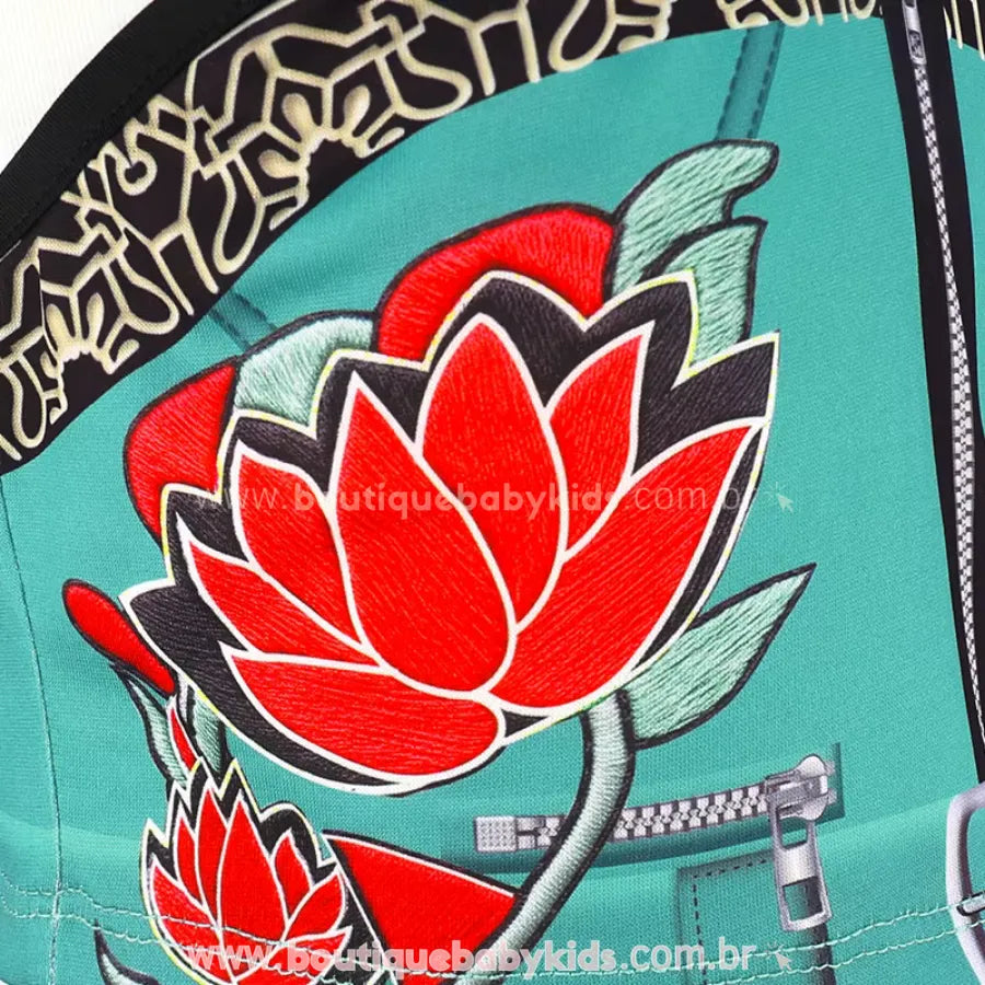 Detalhe da estampa do top da Fantasia Guerreira do K-Pop Zoey