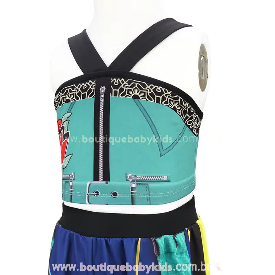 Close up da Fantasia Infantil Guerreira do K-pop Zoey, mostrando os detalhes do top