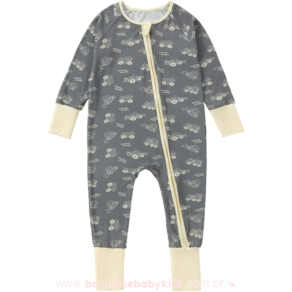 Imagem frontal do macacão bebê Construindo Sonhos, com punhos amarelos e zíper central. - Boutique Baby Kids