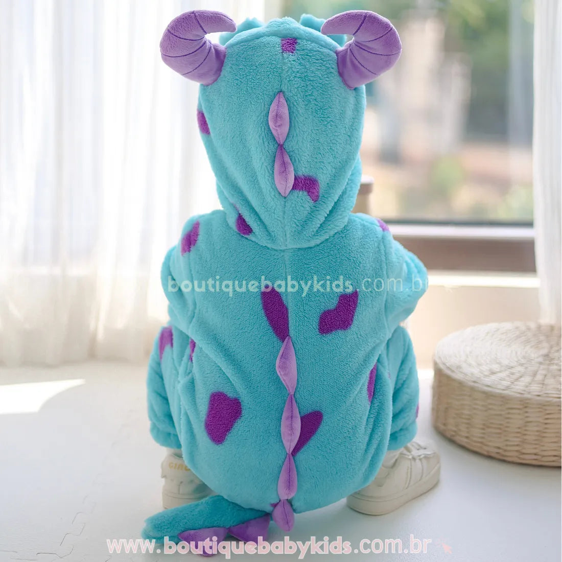 Macacão Bebê Fantasia Monstrinho Sulley Monstros S.A - Boutique Baby Kids