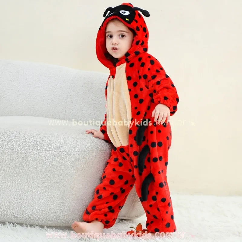 Macacão Bebê Temático Fantasia Joaninha da Sorte Capuz 3D - Boutique Baby Kids