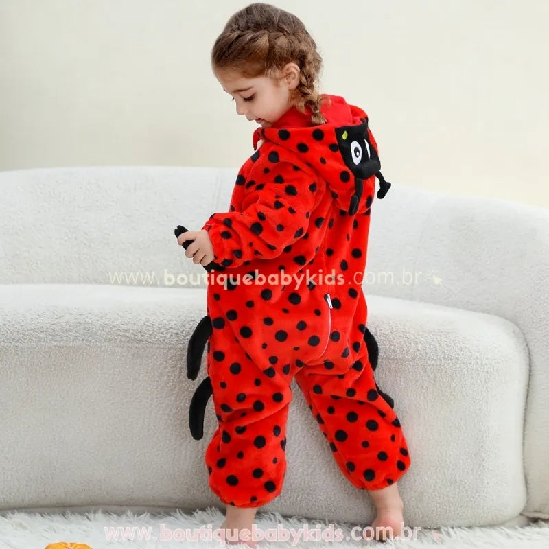 Macacão Bebê Temático Fantasia Joaninha da Sorte Capuz 3D - Boutique Baby Kids