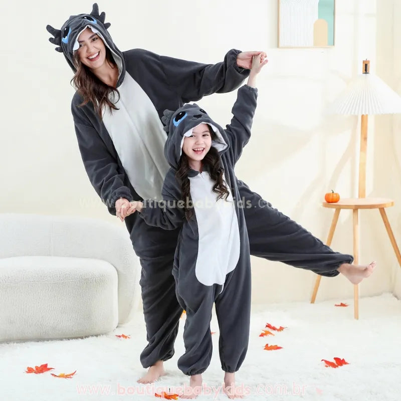 Macacão Infantil e Adulto Kigurumi Fantasia de Dragão Noturno Cinza - Boutique Baby Kids
