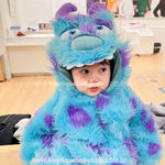 Criança usando o macacão fantasia Sulley peluciado com capuz 3D com olhos e chifres - Boutique Baby Kids