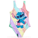 Maiô Stitch infantil com estampa listrada em tons pastel e estrelas, com Stitch no centro usando boia.