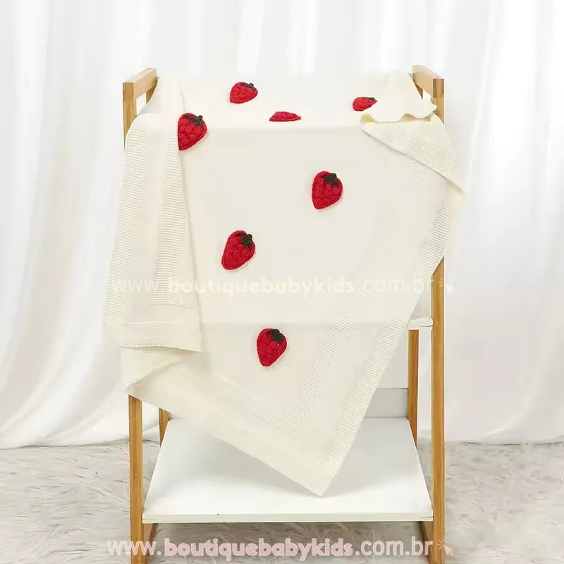 Manta Bebê Tricot Moranguinhos Bege - Boutique Baby Kids