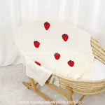 Manta Bebê Tricot Moranguinhos Bege - Boutique Baby Kids