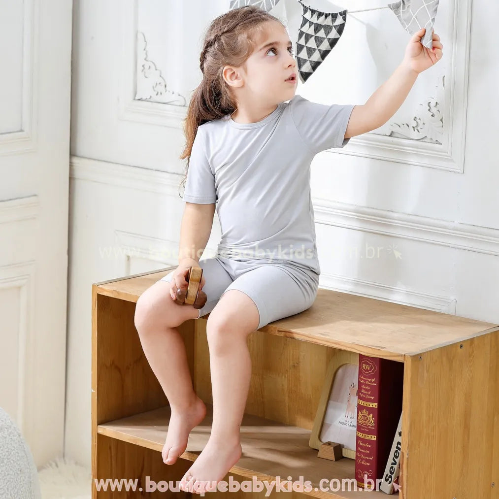 Pijama Infantil Curto Bamboo Soft em Fibra de Bambu Cinza - Boutique Baby Kids 