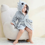 Roupão Infantil Temático Tubarãozinho do Mar com Capuz 3D Cinza - Boutique Baby Kids 