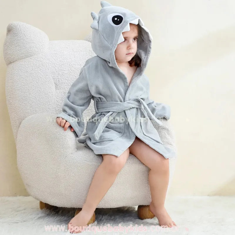 Roupão Infantil Temático Tubarãozinho do Mar com Capuz 3D Cinza - Boutique Baby Kids 