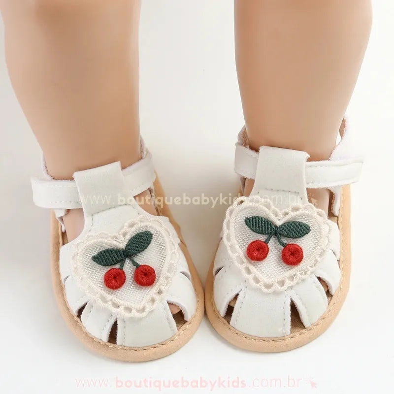 Sandália Bebê Amor em Cereja – Couro Ecológico Branca - Boutique Baby Kids