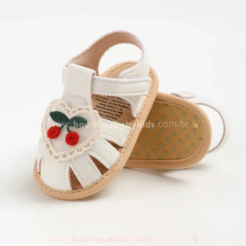 Sandália Bebê Amor em Cereja – Couro Ecológico Branca - Boutique Baby Kids