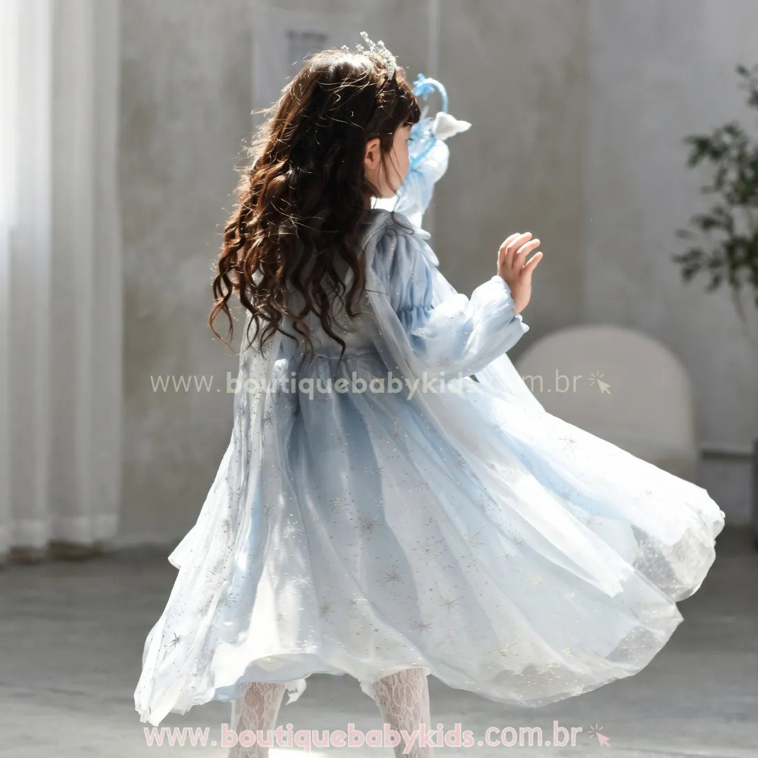 Parte de trás do Vestido Infantil Elsa Reino de Gelo com Tule e Mangas Bufantes - Boutique Baby Kids